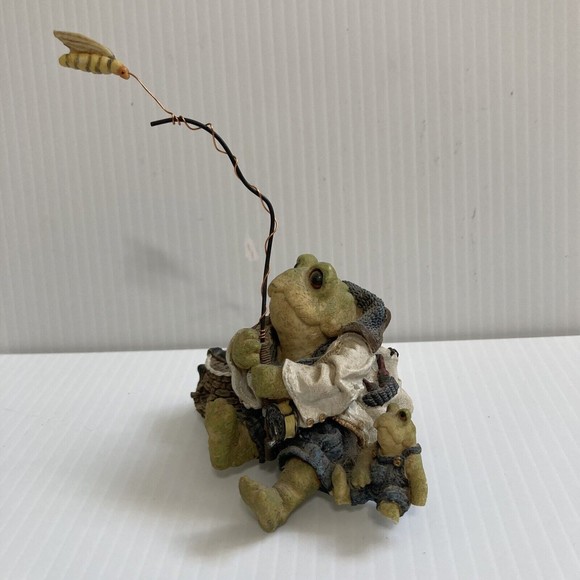 Father & Son Fly Fishing Boyds Bears & Friends Frog Resin Figurine 4 x 4 x 3 in - Picture 3 of 14